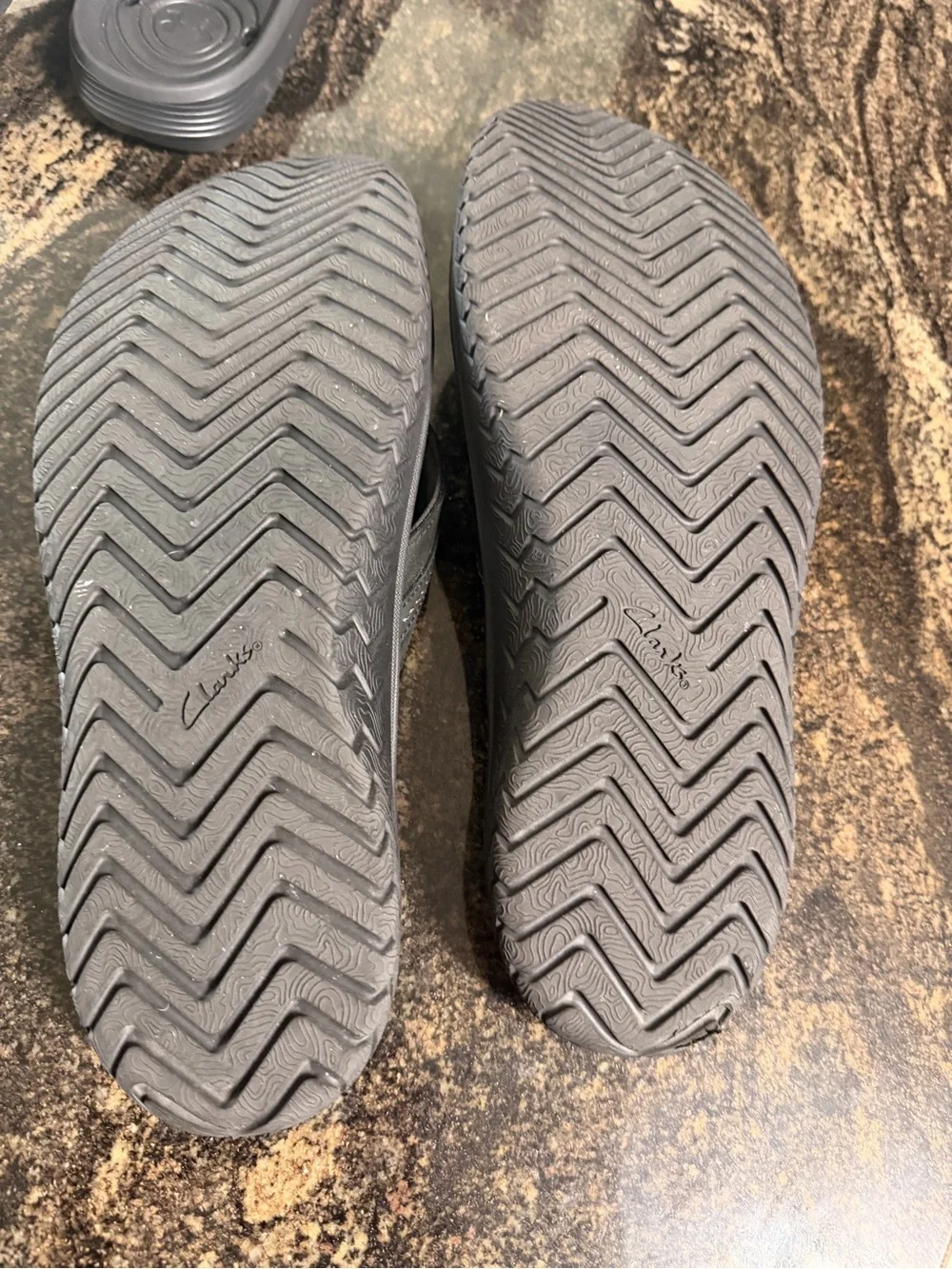 Clarks Boys' Black and Gray Thong Sandals